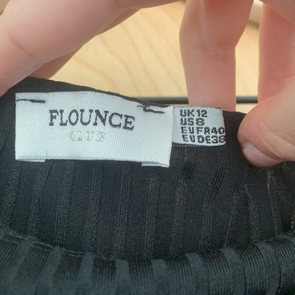 Black long sleeve crop top - Picture 3 of 3